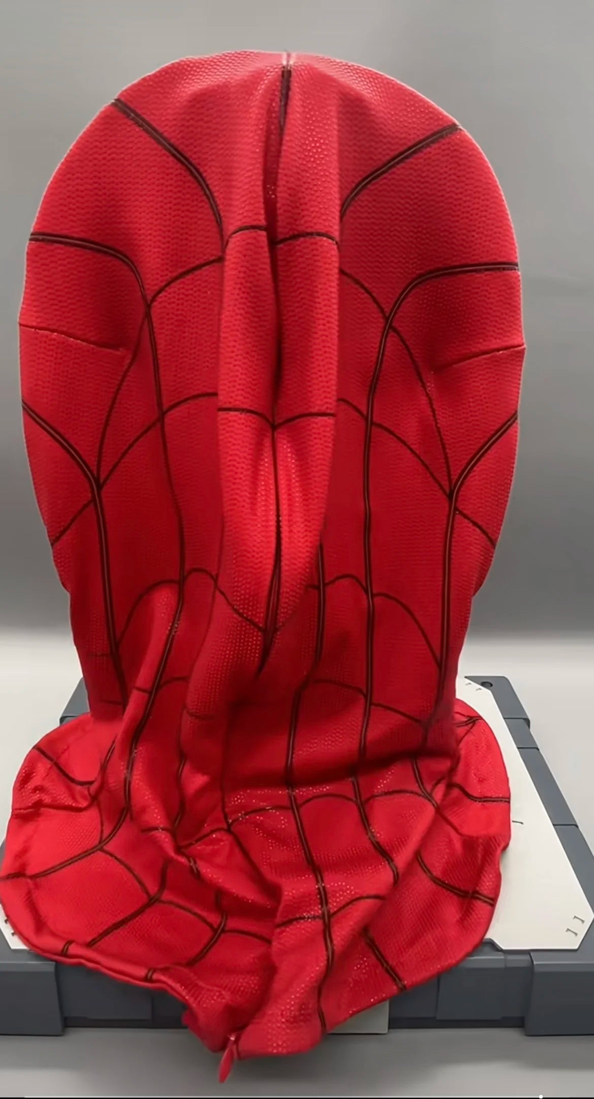 Hottoys New Amazing Spider-Man 2 Handcrafted High-Quality Mask Spiderman Garfield's Version Of Peter Parker Halloween Xmas Gift