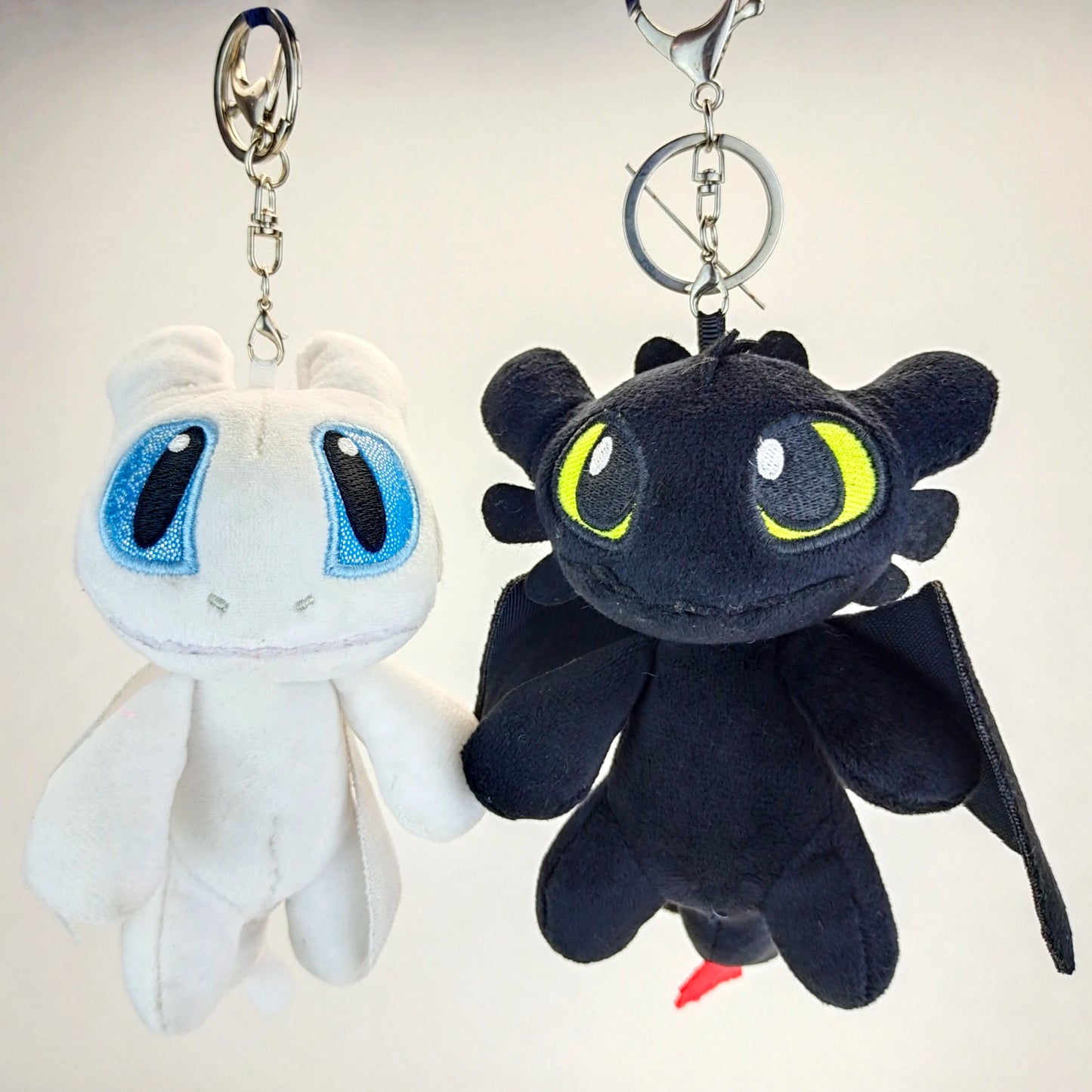 2026 New Cute Cartoon Instagram Black and White Flying Dragon Series Metal Plush Keychain Bag Pendant Accessories Gift