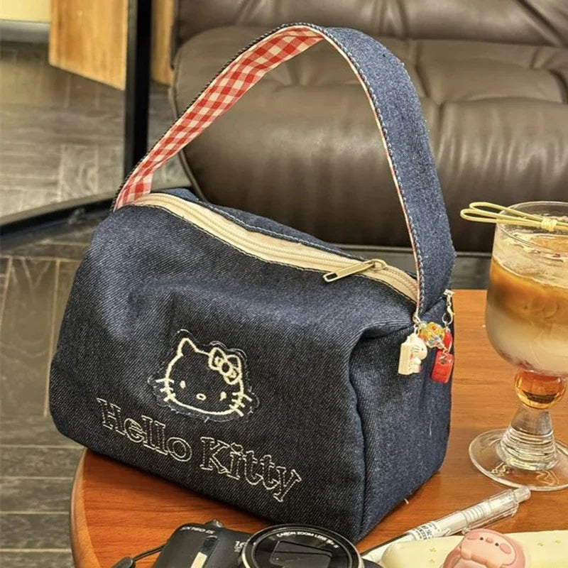 High-value cartoon cat portable makeup wash bag travel storage bag large-capacity stereo handbag female