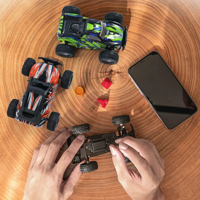 1:32 RC Car – High-Speed 20 Km/h All-Terrain Remote Control Toy