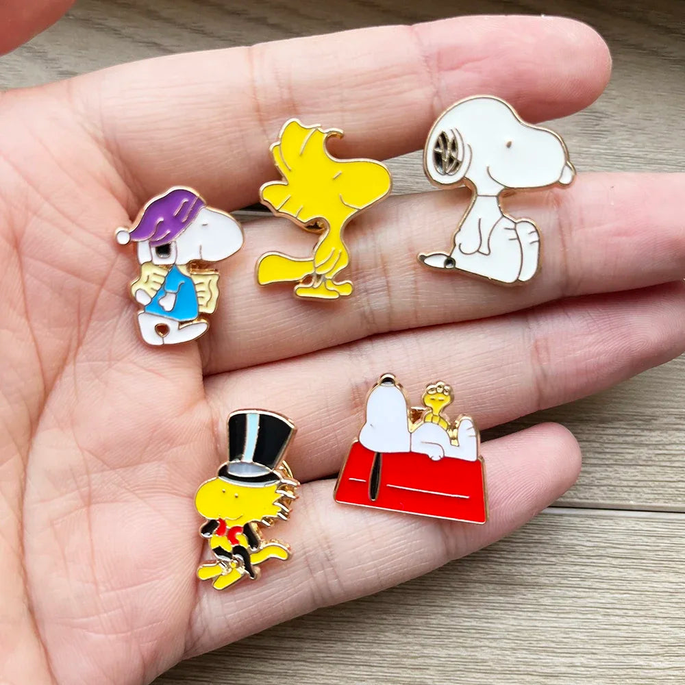 9pcs Snoopy & Woodstock Brooch Set Classic Cartoon Character Pins Collectible Accessories for Fans Kids Backpacks Fast Delievery
