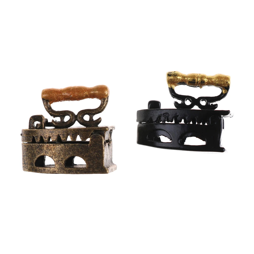 Hot Koop Mini Poppenhuis Miniatuur 1:12 Dollhouse Room Model Mini Old Miniature Iron clothes Tool Urniture Speelgoed Accessoires