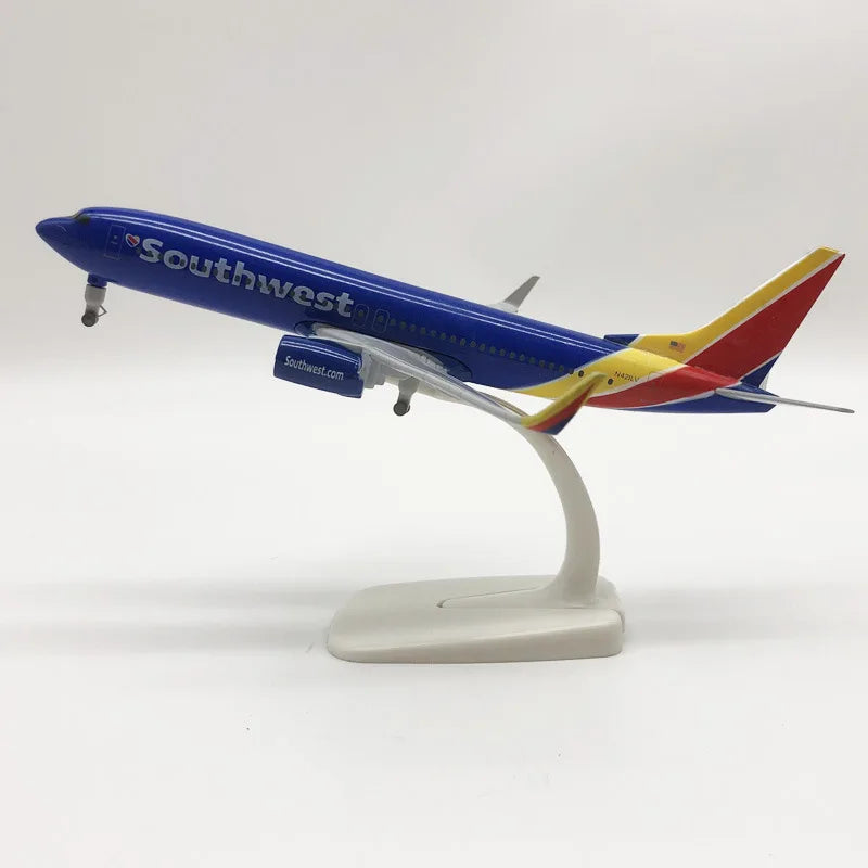 20cm Scale Toy Model Planes B737 Southwest Model Airplane Plane Alloy Diecast  Aircraft Model For Collection & Gifts