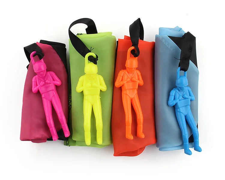 1pcs Hand Throwing Parachute Outdoor Funny Toys Game Play Toys for gift Parachute Sport with Mini Soldier Toys