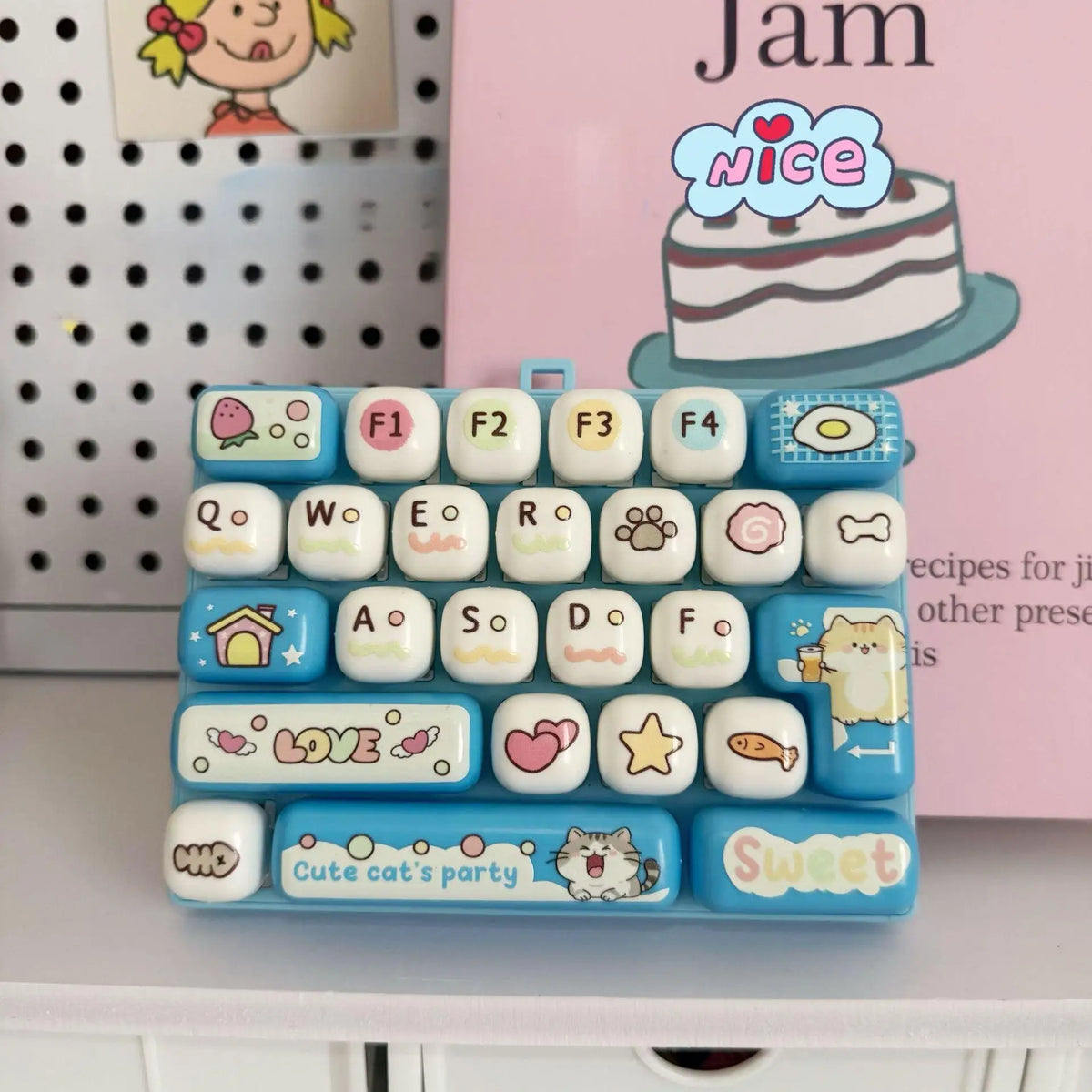 Cute 26 key stress reducing keyboard creative mechanical healing tool popular pendant small gift accessories