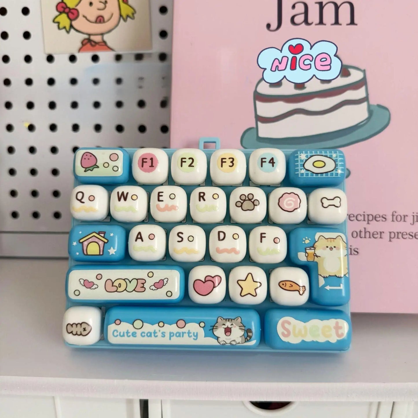 Cute 26 key stress reducing keyboard creative mechanical healing tool popular pendant small gift accessories