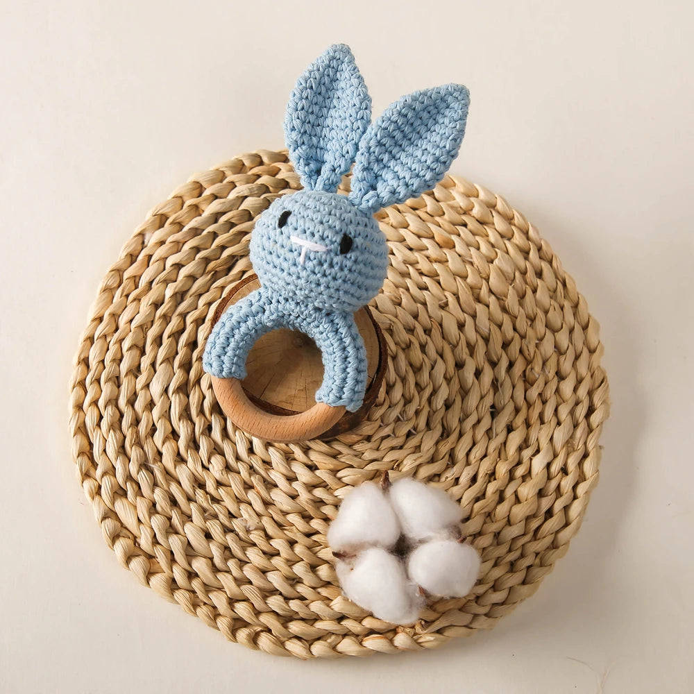 Handmade Crochet Baby Toys, Wooden Easter Bunny Rattle 0-12 Months, Four Color Rabbit Rattle Soft, New Born Baby Teething Toys