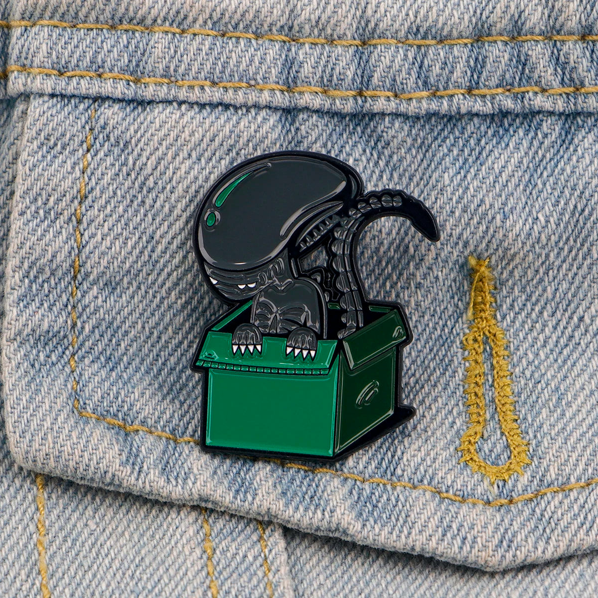 Cute Alien Enamel Pin Cartoon Brooches for Women Lapel Pins Badges on Backpack Cosplay Accessories Fashion Jewelry Gift