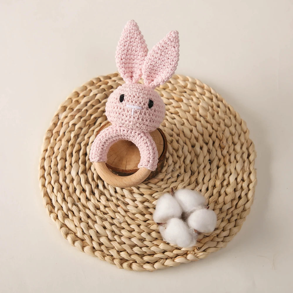 Handmade Crochet Baby Toys, Wooden Easter Bunny Rattle 0-12 Months, Four Color Rabbit Rattle Soft, New Born Baby Teething Toys
