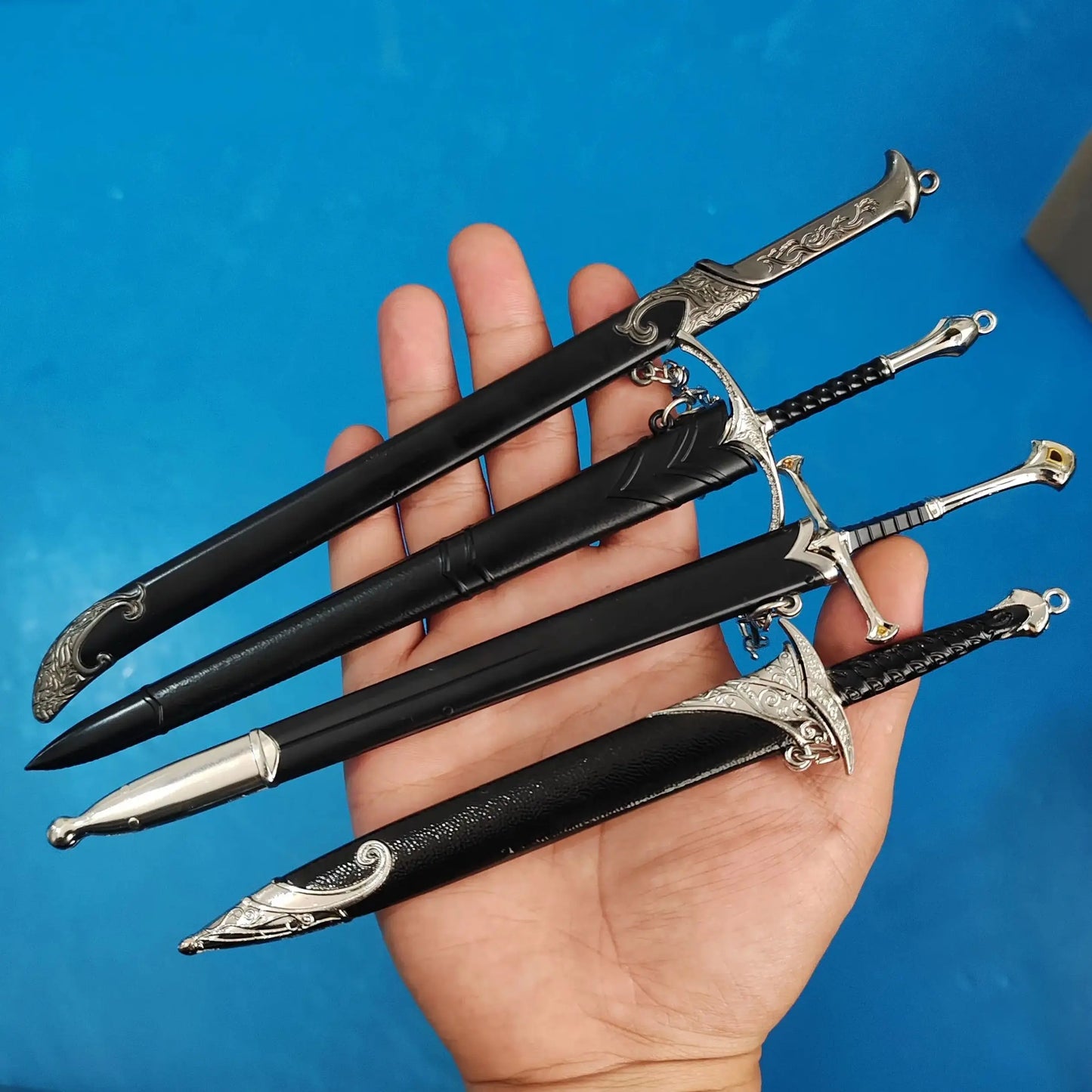 22cm Elves Anduril Middle-earth Weapon Glamdring Aragorn Narthil Sword Metal Katana Samurai Sword Keychain Ornaments Gifts Toys