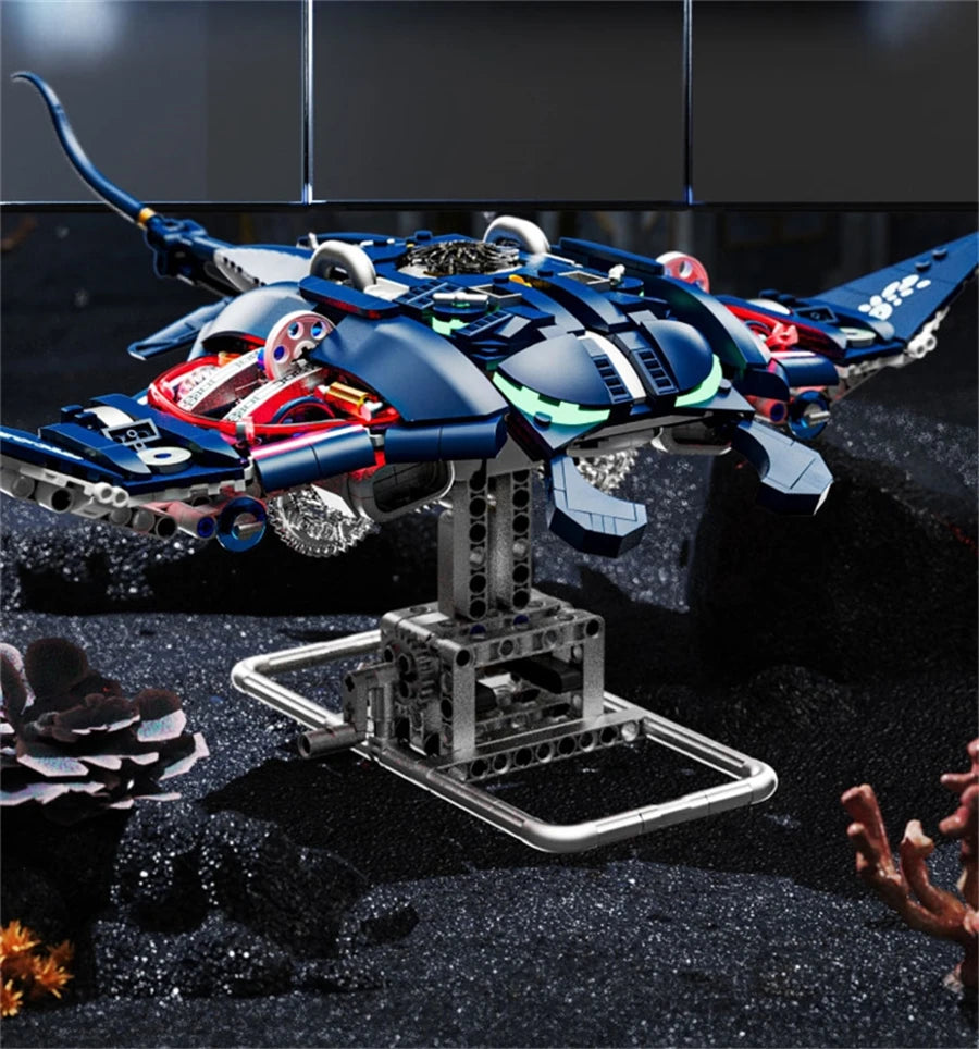 Mechanical Shark Building Set, Sea Life Crocodile Parrot Mantis Frog Manta Ray Building Blocks Light, Animal Toys Gift for Kid