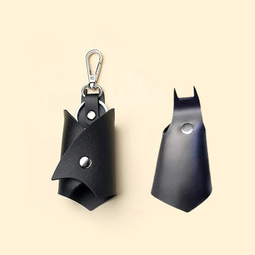Superhero Bruce Wayne Cosplay Key Chain Leather Black Bat Pendant Keychain Metal Car Keys Keyring Unisex Halloween Accessories