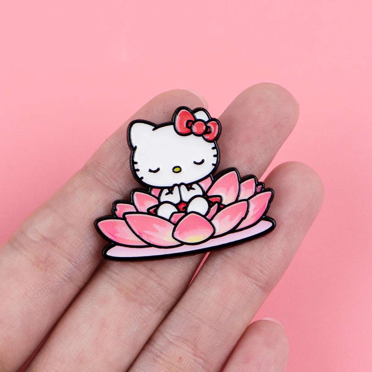 Kawaii Giraffe Enamel Pins Lotus Brooches Badges for Backpacks Jackets Hats Retro Collection Gifts Cosplay Accessories