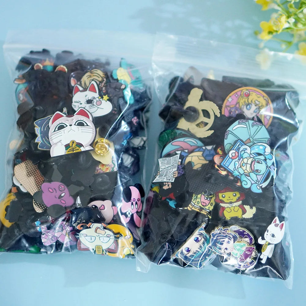 5-15Pcs Random Mixed Anime Metal Enamel Pins Cute Movie Character Brooch Fashion Lapel Badge on Hat Bags Fans DIY Gift