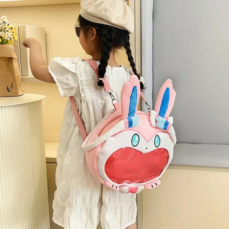 Fairy Type Sylveon Plush Ita Bag Kawaii Clear Window Pin Badge Display Adjustable Strap Backpack for Anime Fans Gift Collection