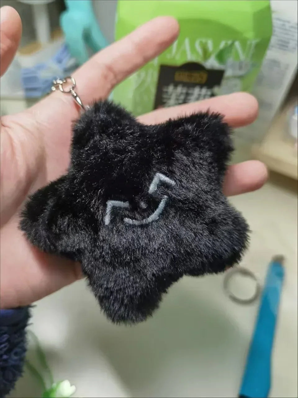 MARK DoYoung HAECHAN TAEYONG Keychain Black Luminous Pentagonal Heart Shaped Plush Pendant Suitable for Fan Gifts