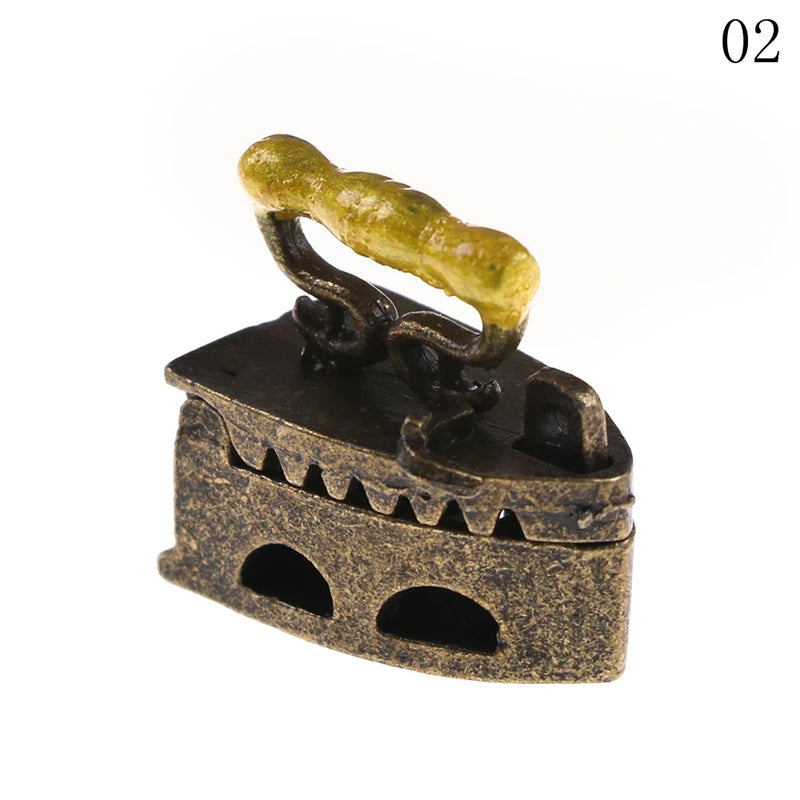 Hot Koop Mini Poppenhuis Miniatuur 1:12 Dollhouse Room Model Mini Old Miniature Iron clothes Tool Urniture Speelgoed Accessoires