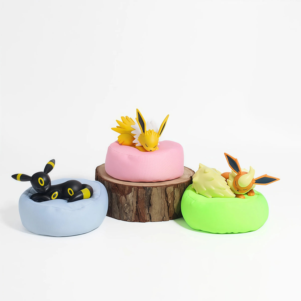 Spot Hot Anime Character Eevee Multi Form Series Blind Box Desktop Decoration Ornament Set Toy Scene Building Props Mystery Gift