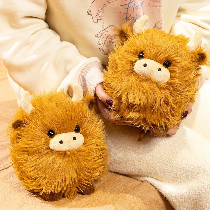 Simulation Kyloe Cream Highland Cow Animal Plush Toys Soft Stuffed Highland Sphere Cow Cattlle Plushie Gift for Kids Boys Girls