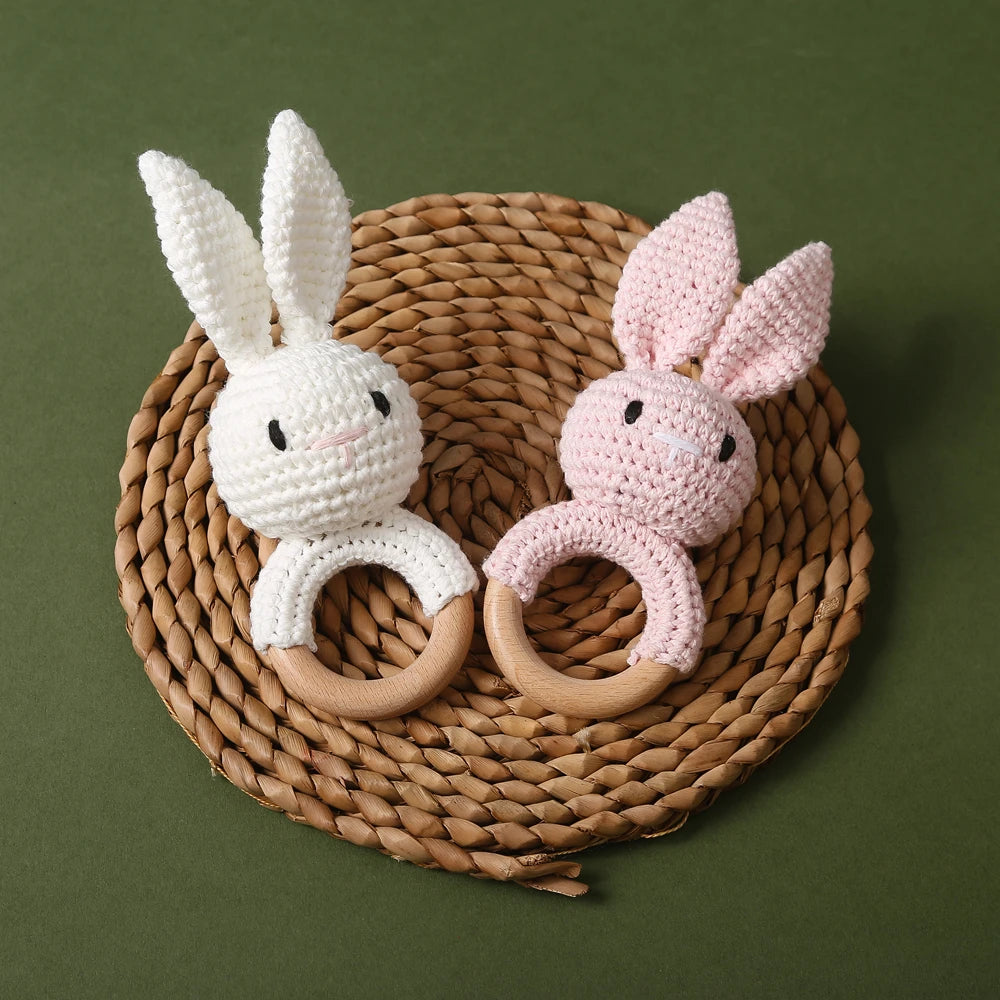 Handmade Crochet Baby Toys, Wooden Easter Bunny Rattle 0-12 Months, Four Color Rabbit Rattle Soft, New Born Baby Teething Toys