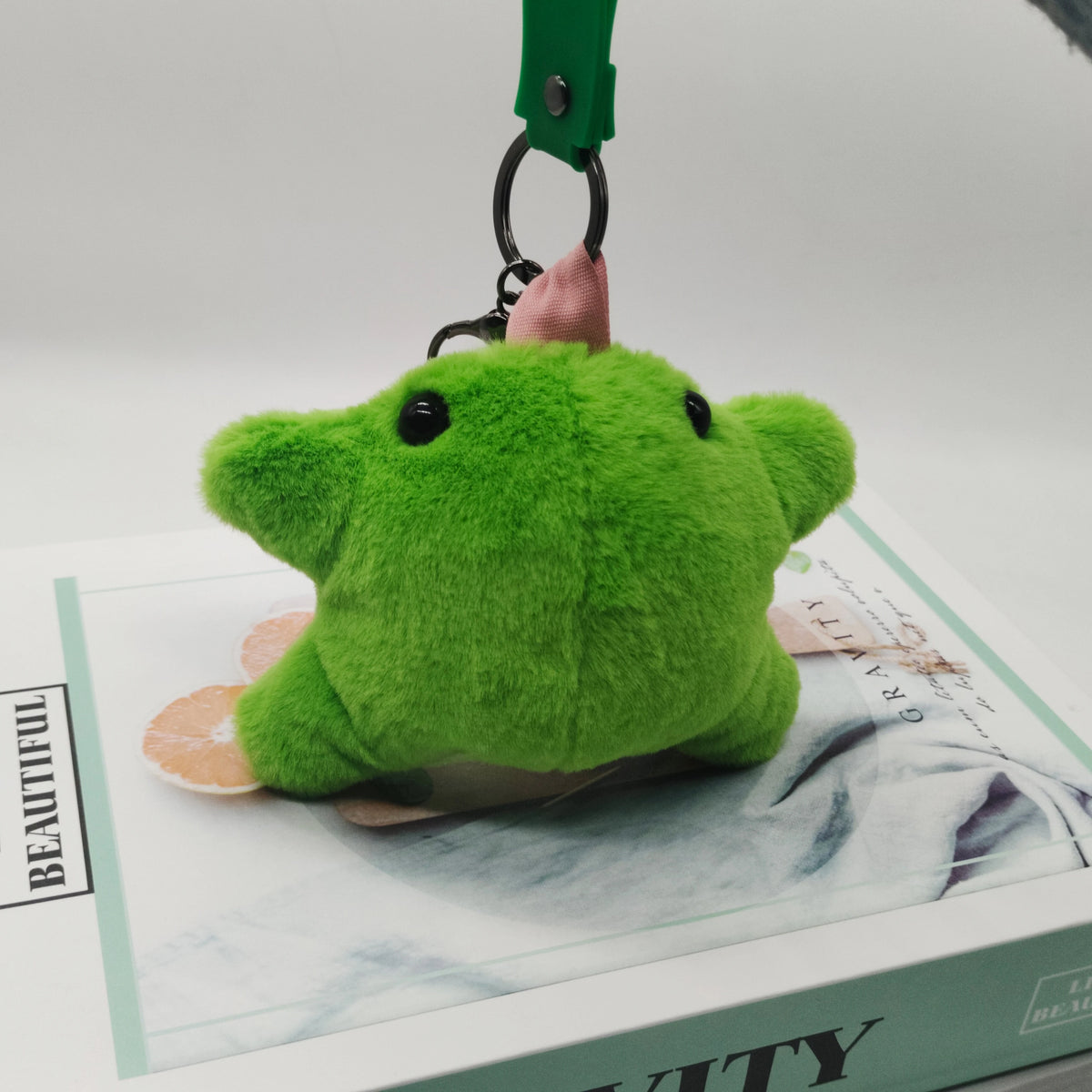 1pcs Green Frog Plush Toy Cute Pendant Kawaii Key Pendant Fashion Bag Pendant Suitable as an Easter Gift for Family and Friends