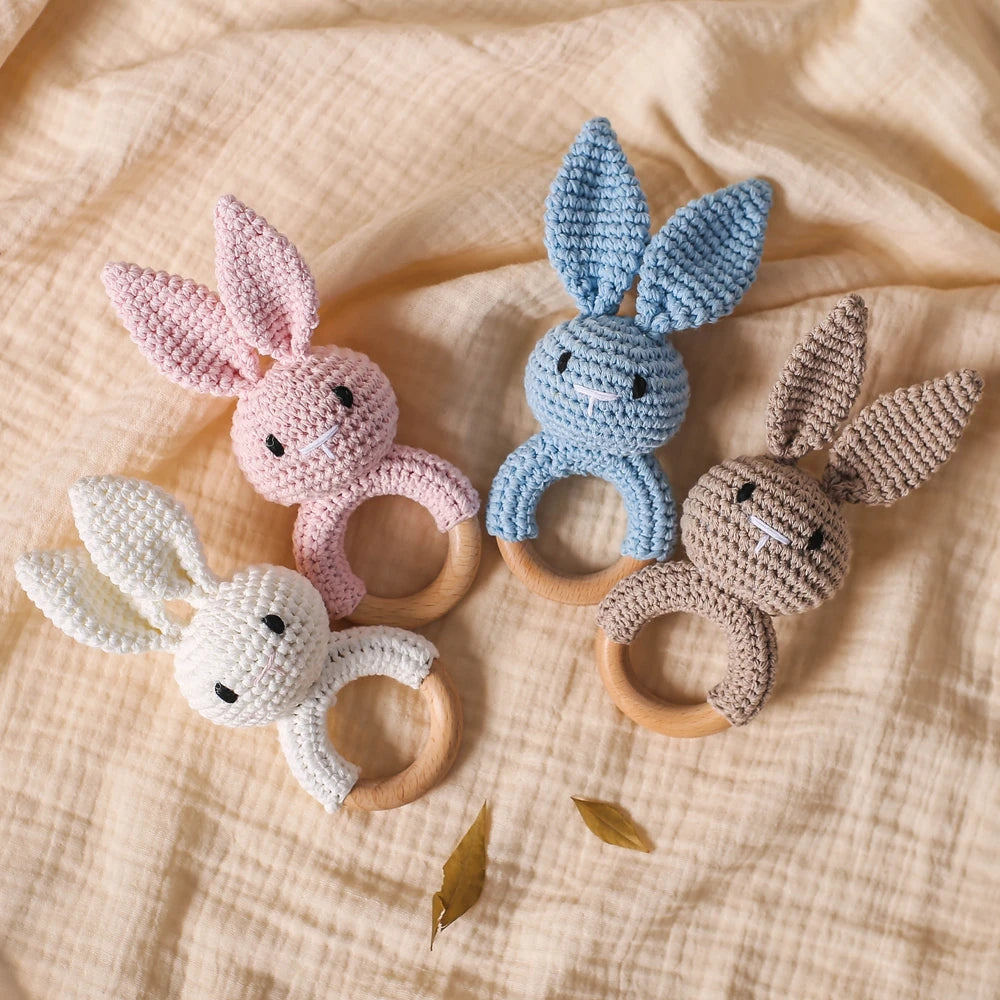 Handmade Crochet Baby Toys, Wooden Easter Bunny Rattle 0-12 Months, Four Color Rabbit Rattle Soft, New Born Baby Teething Toys