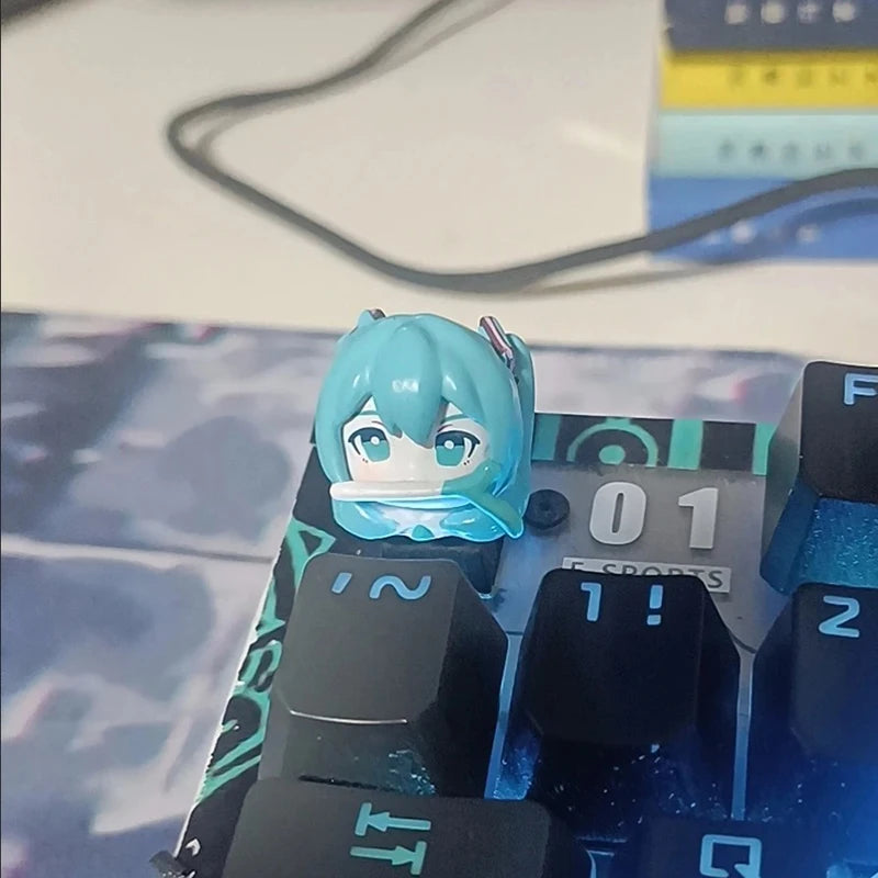 Hot Hatsune Miku DIY Keycaps Anime Personality Cross Axis PBT Mechanical Keyboard Keycap Cartoon Resin Keycaps Decoration Gifts