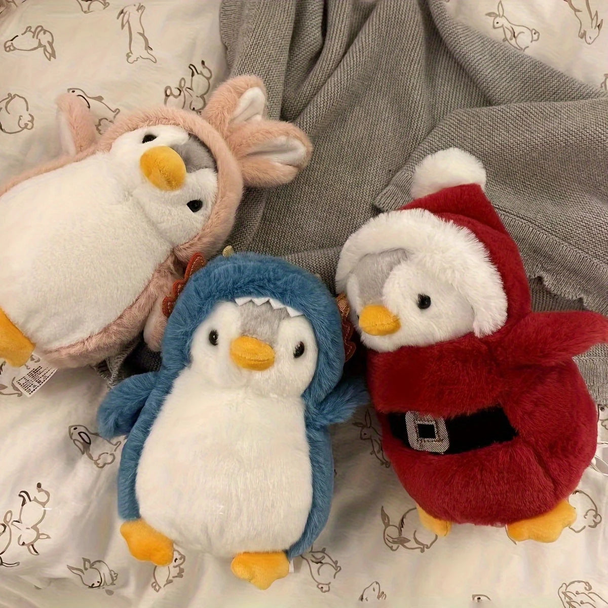20cm cute penguin plush toys, penguin-dressed dolls, green dinosaurs, pink rabbits, etc., are ideal choices for home decoration