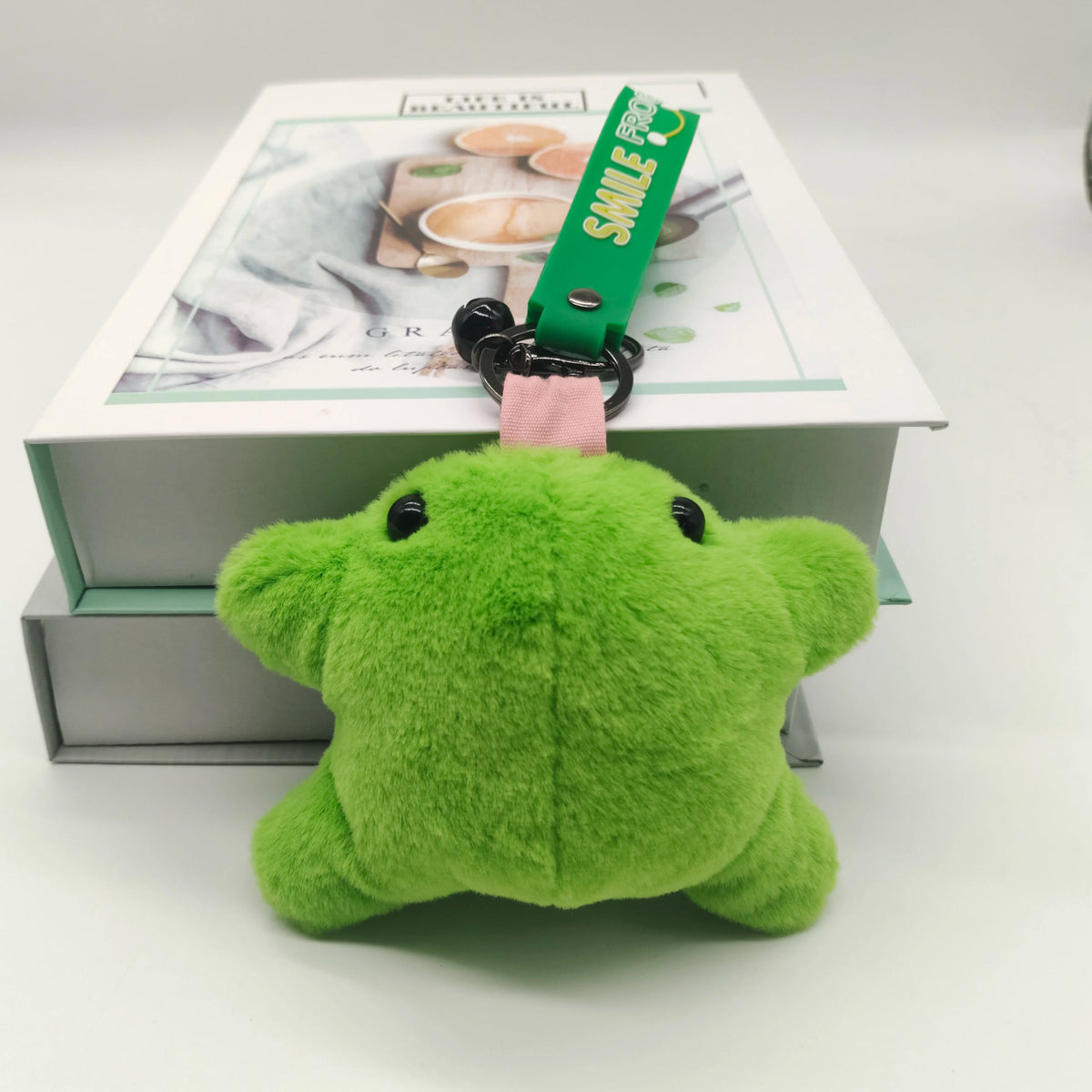 1pcs Green Frog Plush Toy Cute Pendant Kawaii Key Pendant Fashion Bag Pendant Suitable as an Easter Gift for Family and Friends