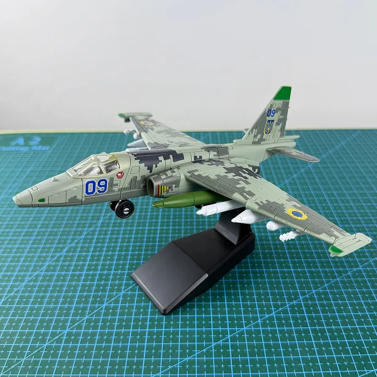 1:72 Scale Ukrainian Air Force Su-25 Frogfoot Attack Aircraft Plastic Snap Assembly Model Kit - Digital Camouflage Military Plan