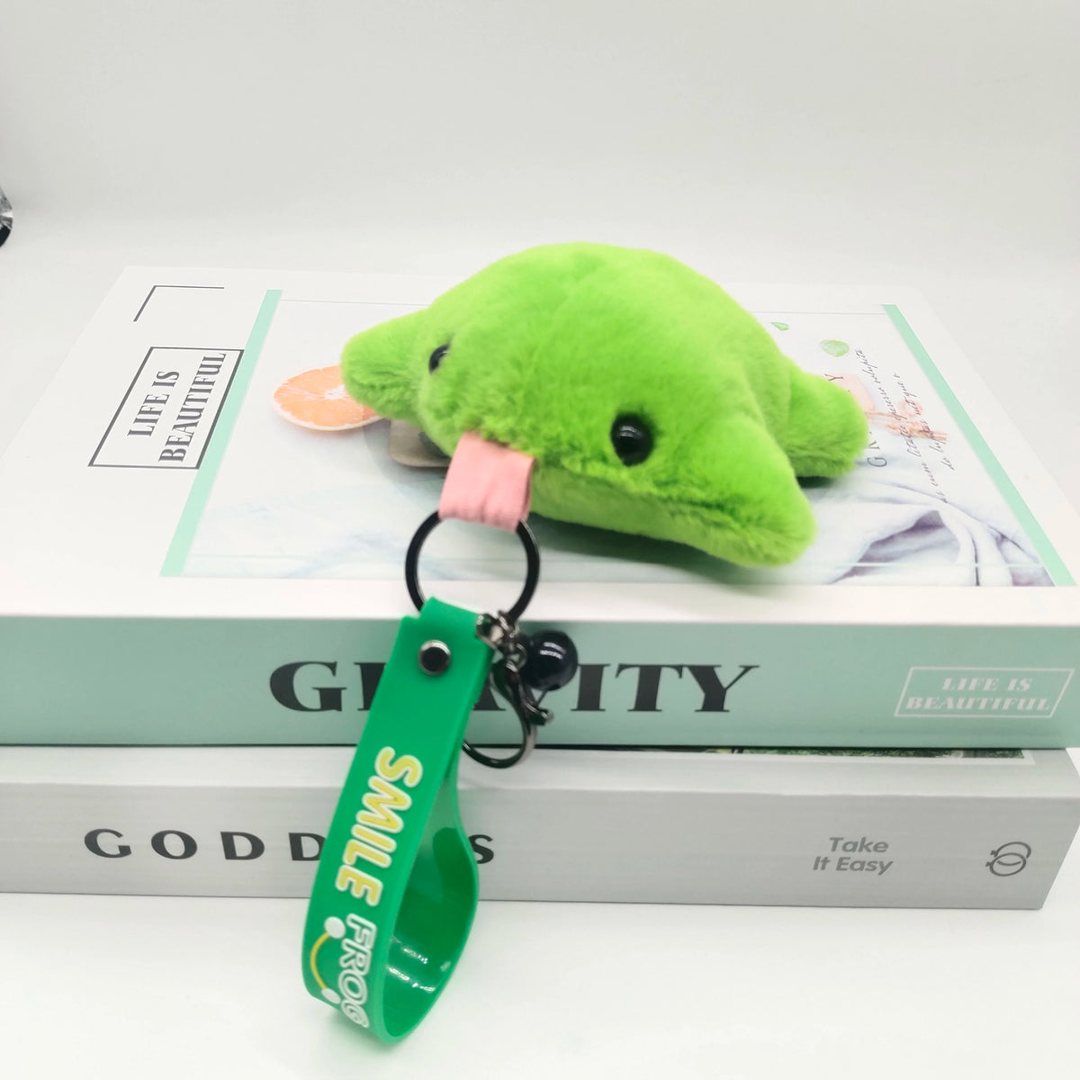 1pcs Green Frog Plush Toy Cute Pendant Kawaii Key Pendant Fashion Bag Pendant Suitable as an Easter Gift for Family and Friends