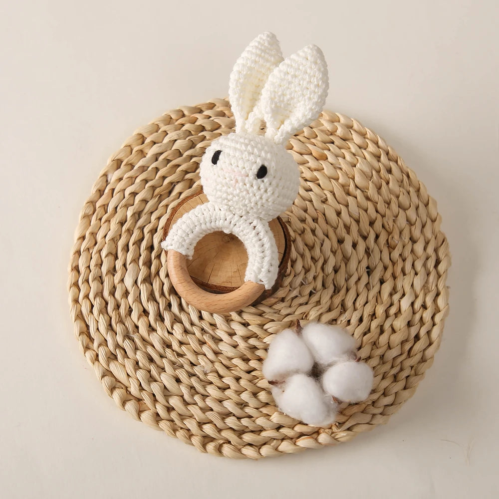 Handmade Crochet Baby Toys, Wooden Easter Bunny Rattle 0-12 Months, Four Color Rabbit Rattle Soft, New Born Baby Teething Toys