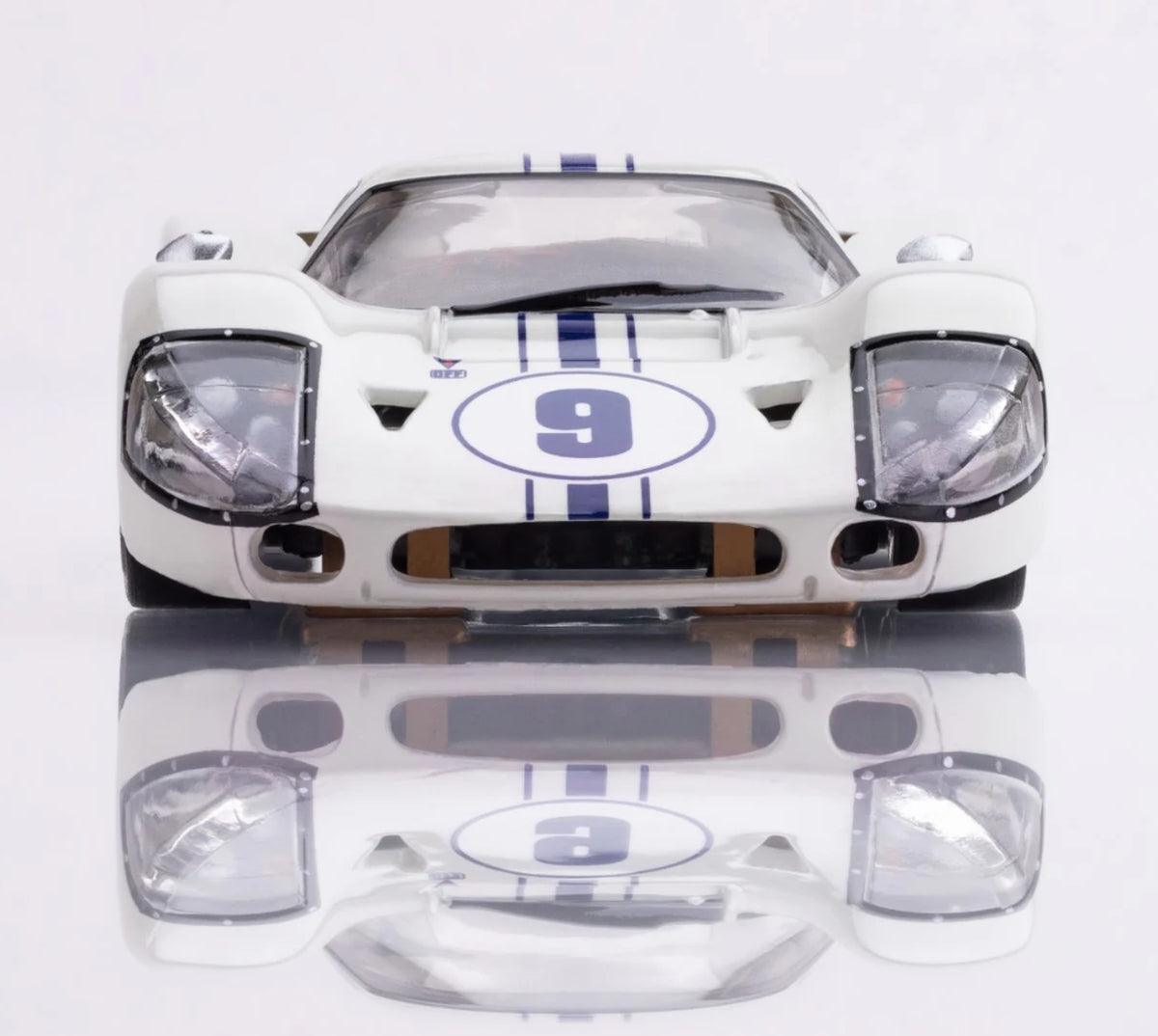 AFX Racing GT40 Mark IV #9, White  22078