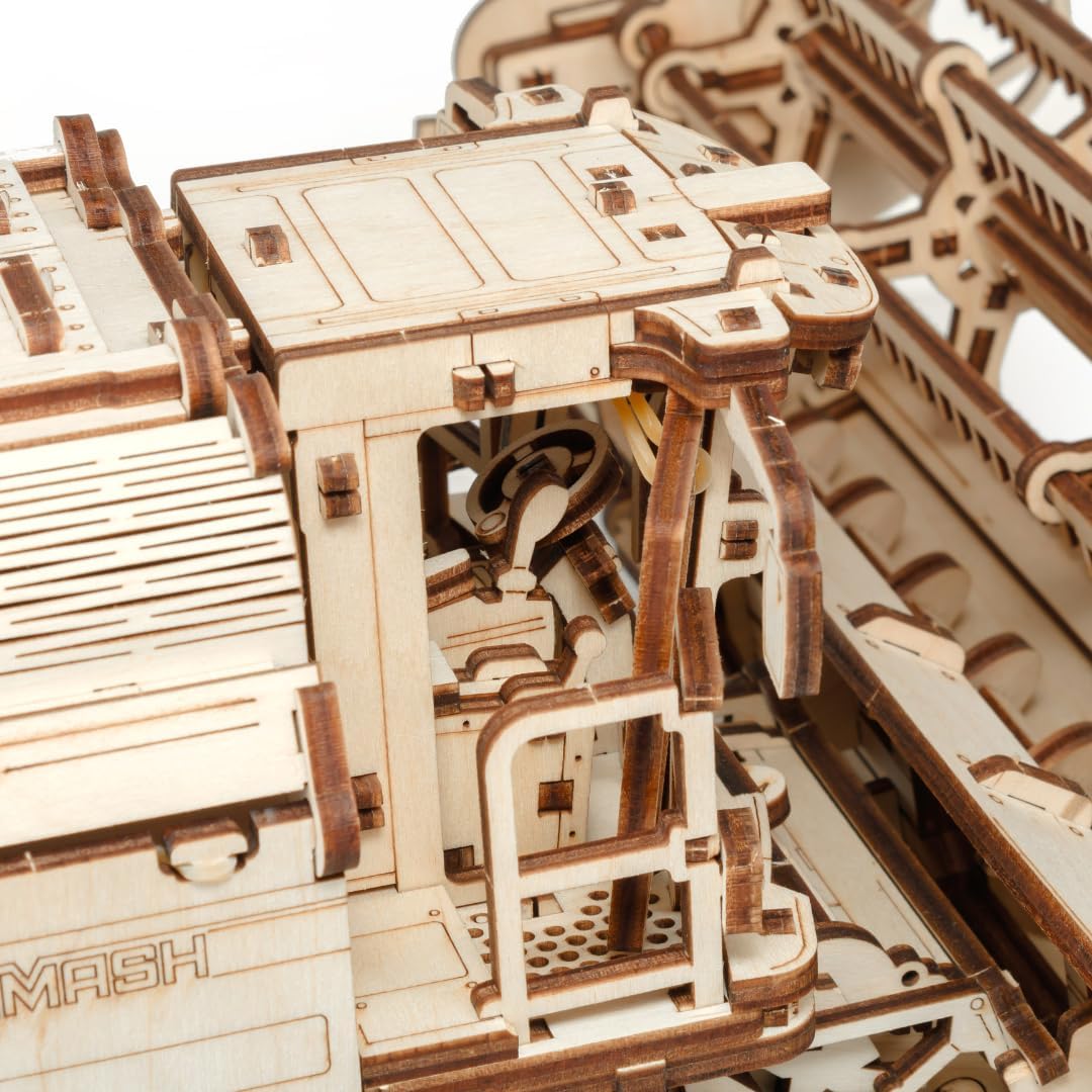 GH800 Grain Harvester — Mechanical Wooden Model, 864 Pieces
