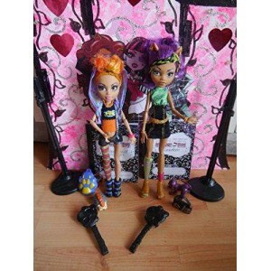 Monster High Wolf sisters Clawdeen and Howleen Wolf