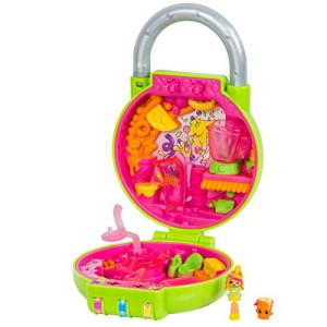 Shopkins Lil Secrets Playset - Collectable Mini Playset With Secret With Shoppie Toy Inside - Cutie Fruity Smoothies