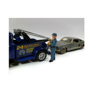 Tow Truck DriverOperator Bill Figurine for 124 Scale Models by American Diorama