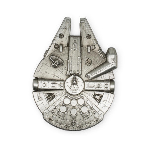 Star Wars Millennium Falcon collector Metal Pin 3 x 2 Inches Toynk Exclusive