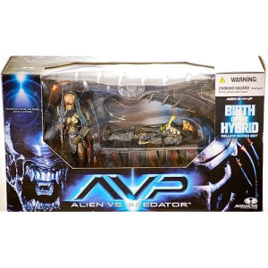 T M P Intl Alien Vs. Predator Deluxe Box Set: Birth Of The Hybrid