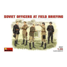 Miniart 1:35 Soviet Officers At Field Briefing 35027