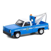 Greenlight 30236 1987 Gmc Sierra K2500 With Drop In Tow Hook - New York City Police Dept (Nypd) (Hobby Exclusive) 1:64 Scale