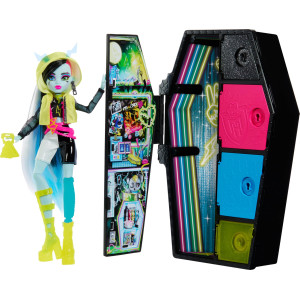 Monster High Skulltimate Secrets Neon Frights Doll Accessories Frankie Stein With Dressup Locker 19 Surprises