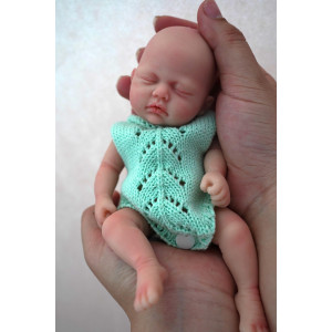 Myrebaby 7 Inch Mini Silicone Baby Reborn Baby Dolls Silicone Full Body Realistic Newborn Baby Doll Real Life Miniature Baby Do