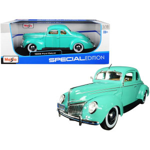 1939 Ford Deluxe Light green 118 Diecast Model car by Maisto